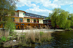 Seminar und Gästehaus Flussbad Gartenstrasse (guest house)