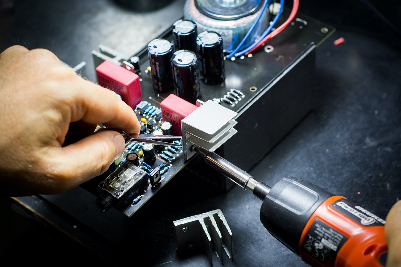 Elektroniker (m/w/d) für die Laserproduktion
