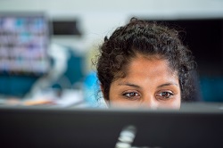 Applikationsspezialist (m/w/d) mit Schwerpunkt zeitaufgelöster Mikroskopie/Spektroskopie