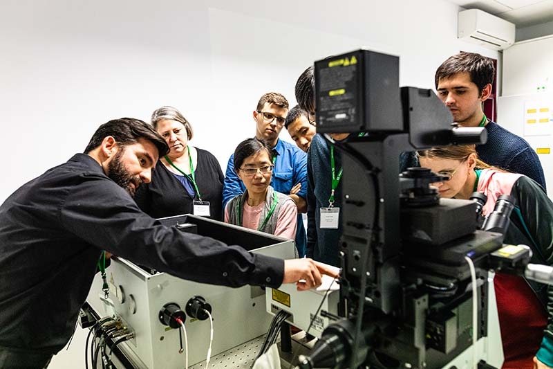 Practical training during a microscopy course