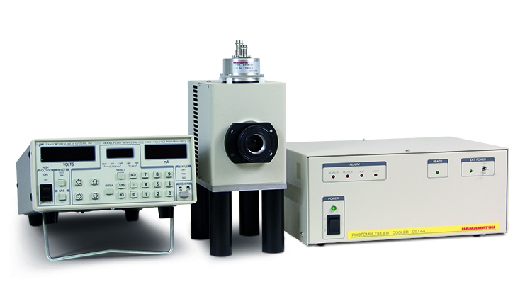 UV/VIS-NIR-PMT detector for the FluoTime 300