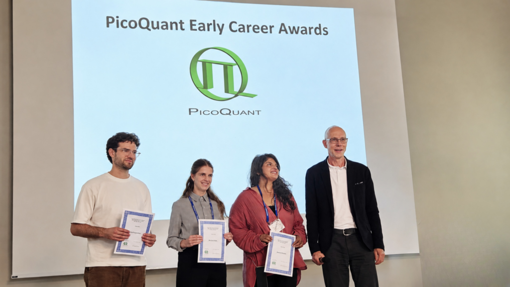 The three Early Career FRET Researcher Award winners, Nusrat Qureshi, Mariska Haas, and Lars Dingeldein, together with Rainer Erdmann from PicoQuant at the FRET3 conference in Tutzing 2026